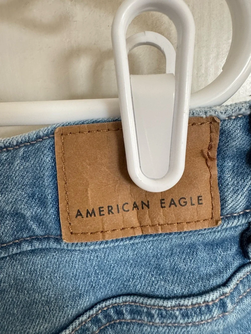 American Eagle Jean Mom Short size 16. Very lightly worn - Picture 4 of 7